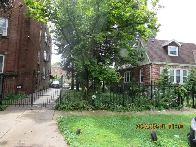 1133 E 81st Place