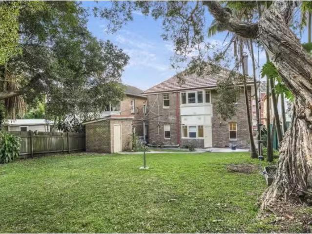 1/13 Cove Avenue, Manly Apartment for rent Listed by Liam Mil.