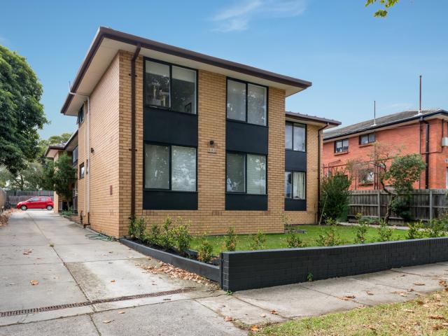 1/13 Christmas Street, Northcote