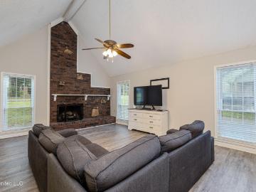 113 Brookside Drive