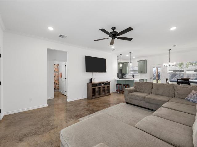 113 Garfield St, McGregor, TX 76657 | MLS #229133