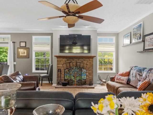 113 Edgewater Drive