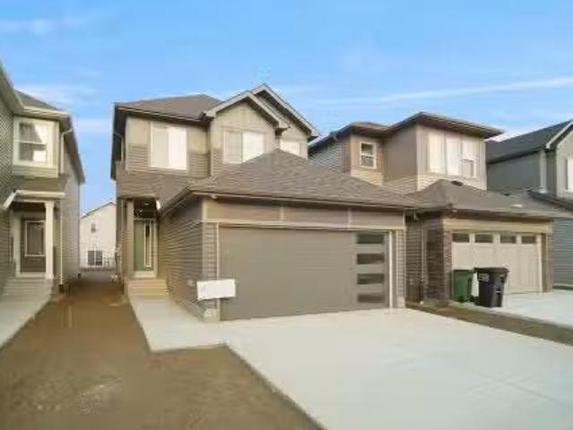 113 Elliott Wynd, Fort Saskatchewan, AB, T8L 0Z4 house for s.