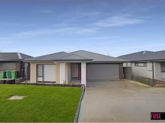 113 Erskine Loop, GOOGONG House for rent Listed by Zoe Stead.