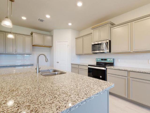 113 Kenzie St
