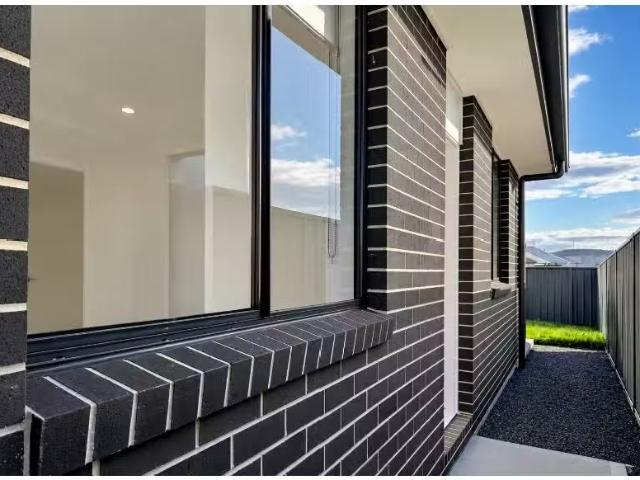 1/13 Linden Street, LOCHINVAR Apartment for rent Listed by To.