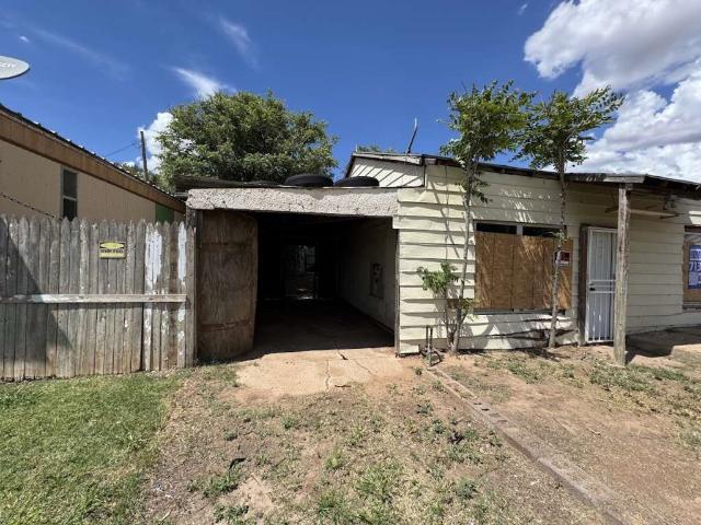 113 Maple St, Levelland, TX 79336 | MLS #98034