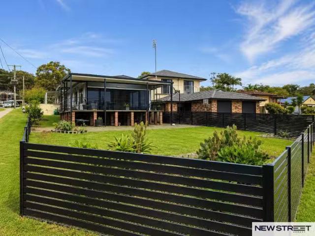 113 Marine Parade, Nords Wharf House for rent Listed by Melan.