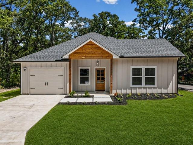 113 Nina St, Payne Springs, TX 75156