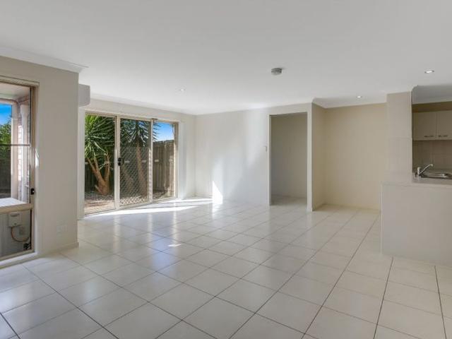 1/13 Paperbark Drive, Glenvale