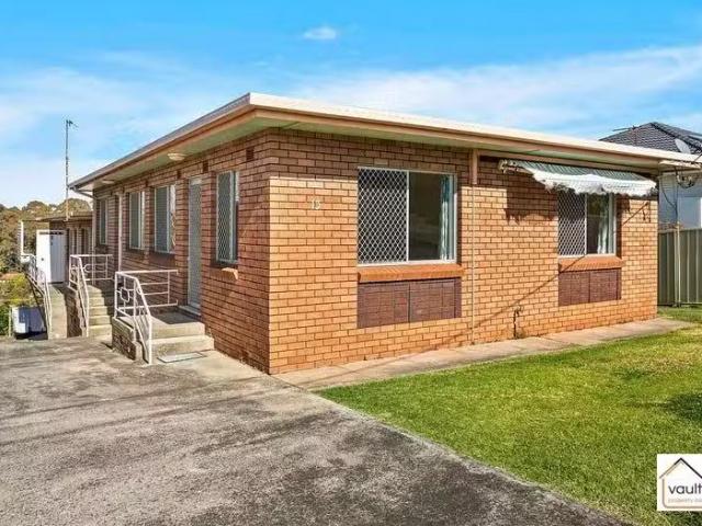 1/13 Pine Crescent, CONISTON Apartment for rent Listed by Tra.