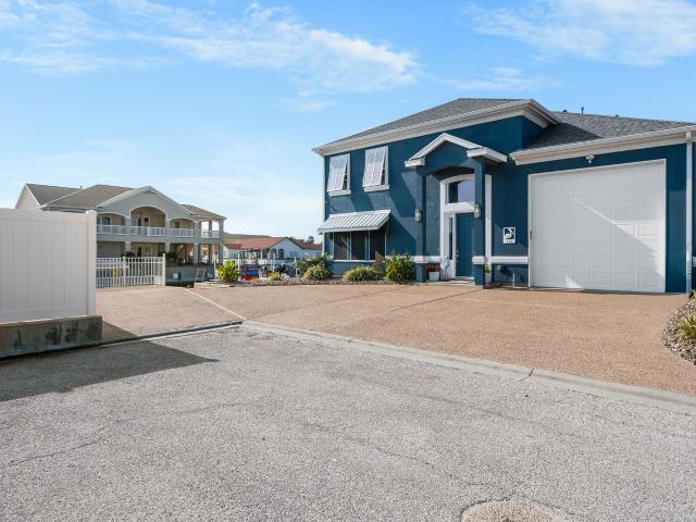 113 Tarpon Ct, Aransas Pass, TX 78336 | MLS #9314
