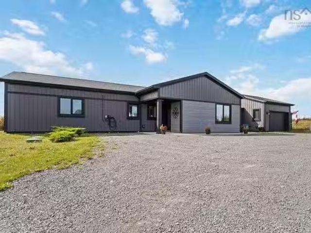 1144 Avondale Road, Poplar Grove, NS, B0N 2A0 farm for sale.