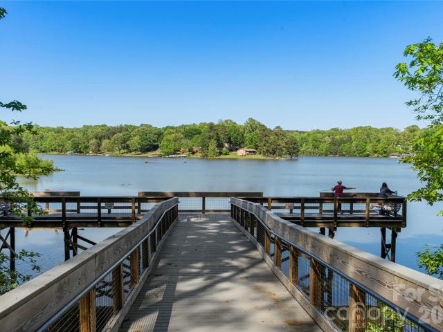 1144 Grebe Road