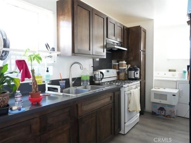 1144 W 85th