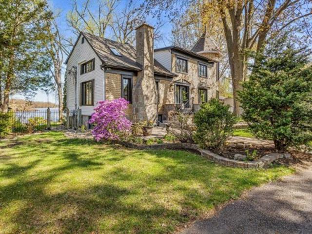 1145 Rue De Gibraltar, Laval Fabreville, QC, H7P 3V3 Luxury House for sale | Listing ID 12186 | Royal LePage Carriage Trade Luxury Properties