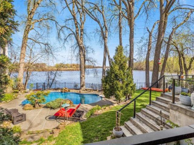 1145 Rue De Gibraltar, Laval Fabreville, QC, H7P 3V3 Luxury House for sale | Listing ID 12186 | Royal LePage Carriage Trade Luxury Properties