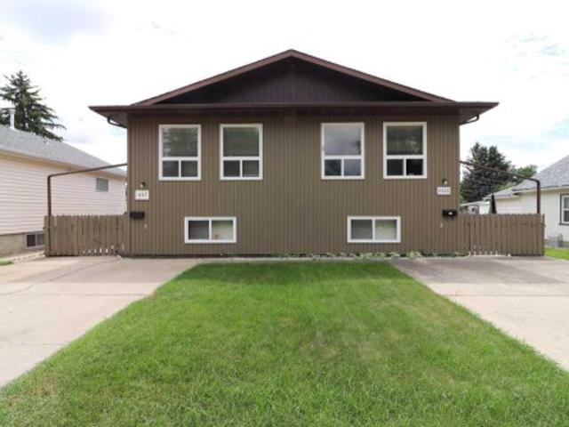 1145 & 1147 Yuill Street Se, Medicine Hat, AB, T1A 0Z4 house for sale | Listing ID A2327 | Royal LePage