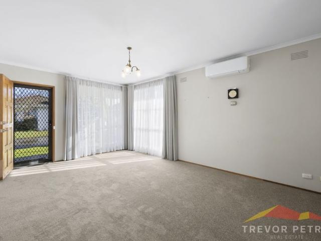 11/464 Wendouree Parade, Lake Wendouree VIC 3350