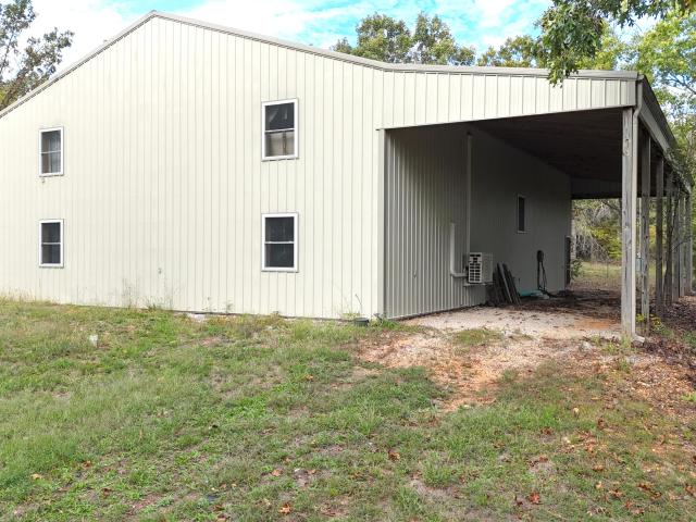 1146 Tracks Road