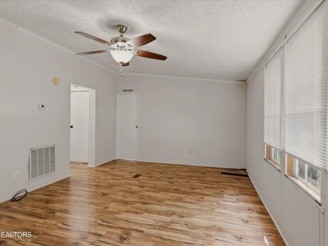 1148 Ridgeview Rd