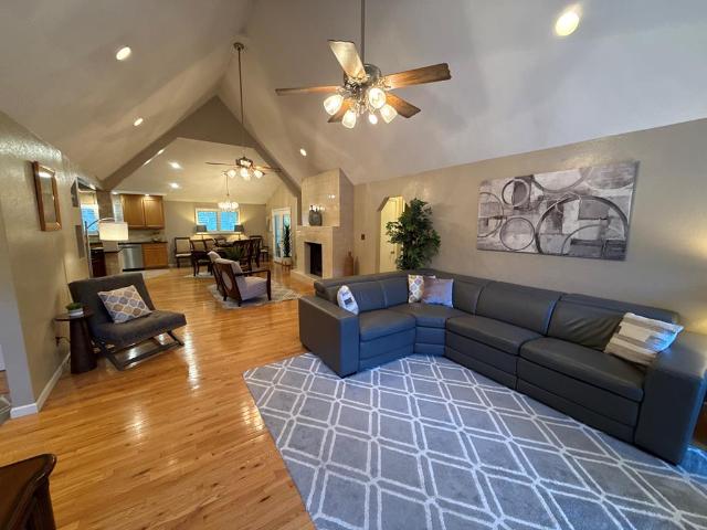 1148 Sierra Dr