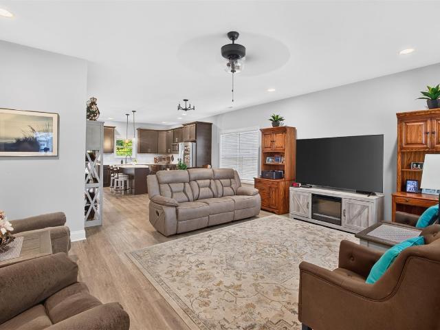 1149 Shallowford Street