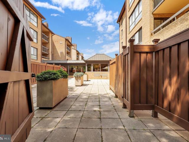 11400 Strand Drive # 201