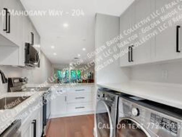 1140 Mahogany Way #204