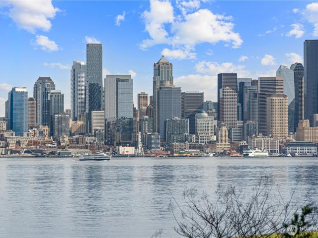 1140 Alki Avenue SW # 204