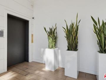 1140 E Ocean Boulevard 220