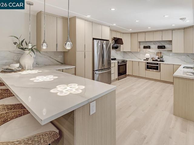 1140 Fairlawn Ct 2