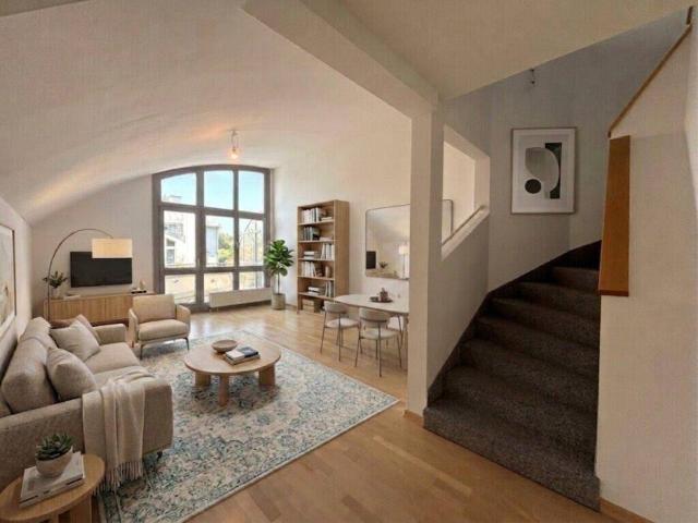 1140! Sonnige 5 Zimmer DG Maisonette mit S/W Terrasse und Balkon in Grünruhelage!