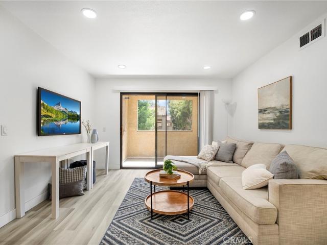 1140 W Blaine Street 202