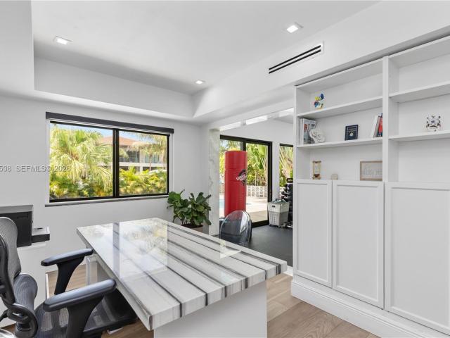 1141 NE 90th St, Miami, FL 33138 | MLS #A12022