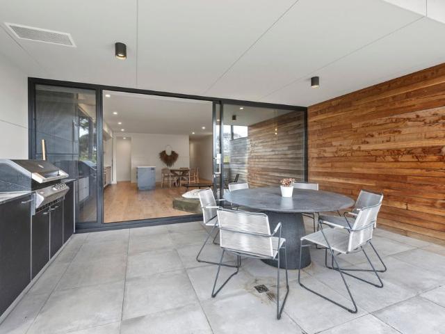1/142 Ocean Beach Road, Sorrento, VIC, 3943