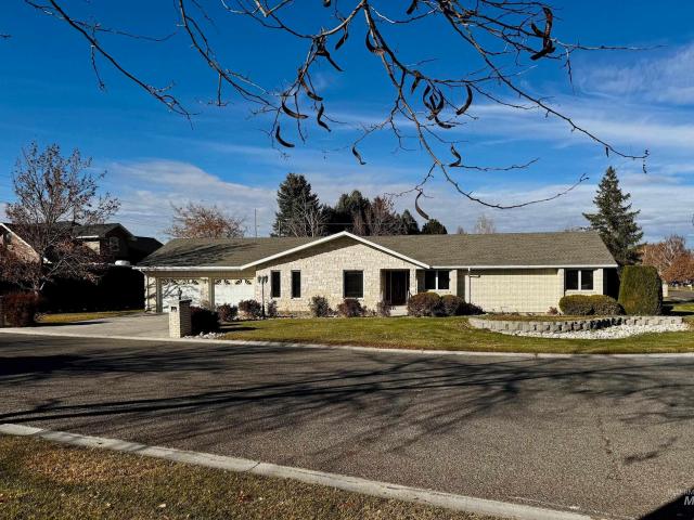 1142 Fairview Ave