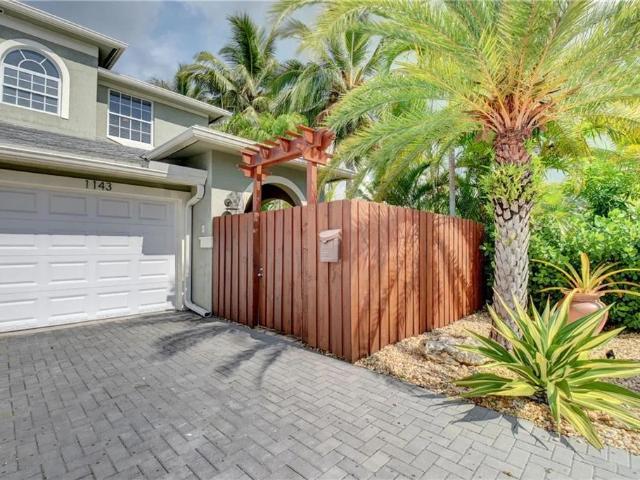 1143 NE 3rd Ave, 3 beds, 3 full baths