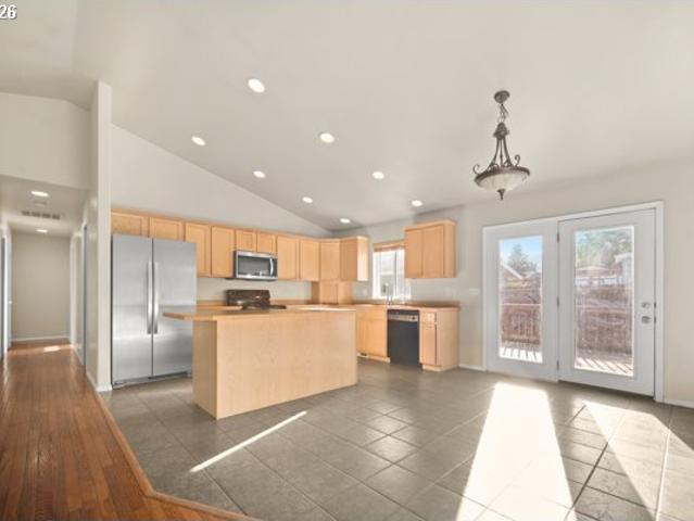 114 18TH ST