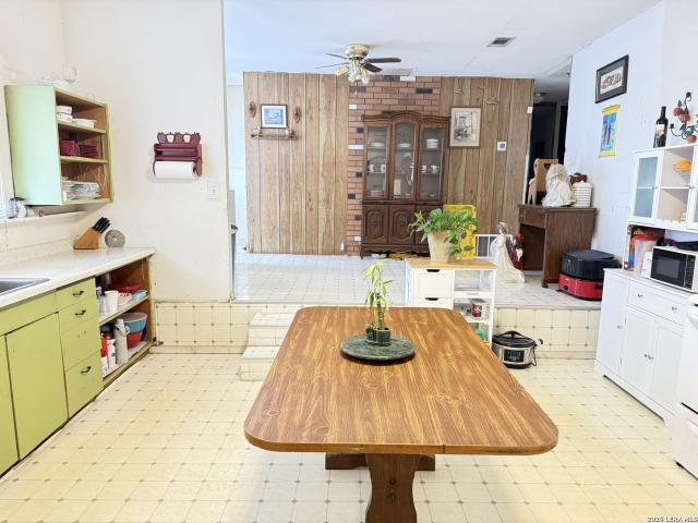 114 6th St, Natalia, TX 78059 | MLS #1946