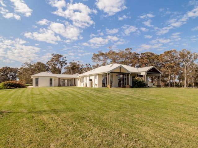 114 acres in iconic Wilyabrup Valley