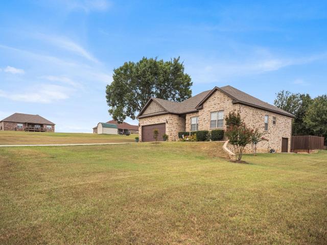 114 Bob White Cove