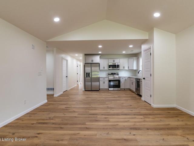114 E Main St