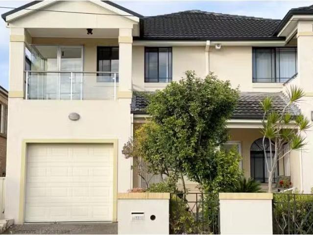 114 Kiora Street, Canley Heights Townhouse for rent Listed by.