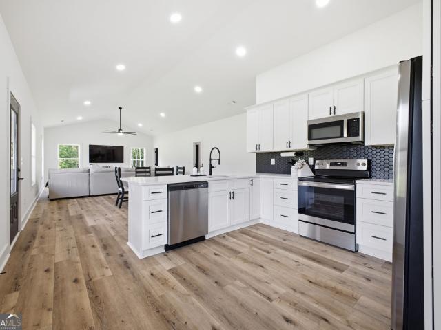 114 Holbrook Drive SW