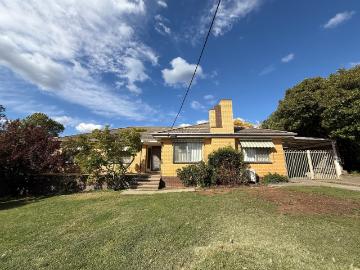 House to rent in Victoria