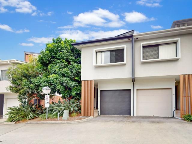 11/4 Lewis Place, MANLY WEST, QLD 4179