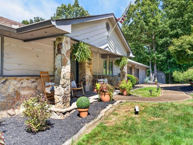 114 Morris Ln