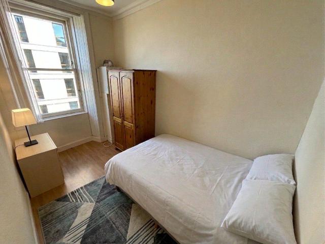 114 Seagate, Dundee DD1, 2 bed flat to rent, £840 pcm | PrimeLocation