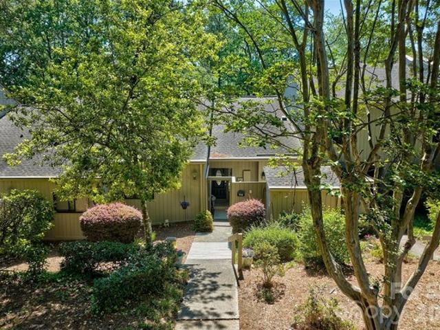 114 Pine Grove Cir, Lake Wylie, SC 29710